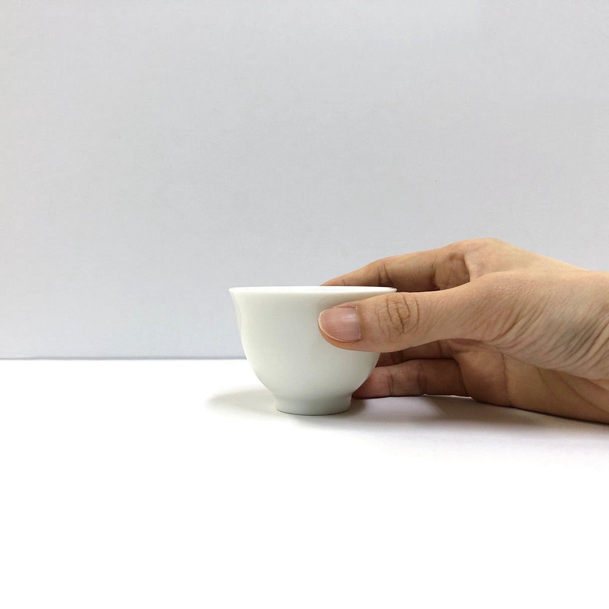 Yamatane: Tea Professional's White Porcelain Tea Cup - Small - yunomi-jp.pro