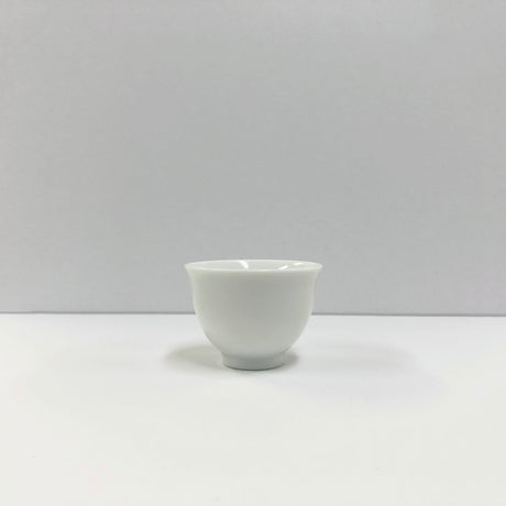 Yamatane: Tea Professional's White Porcelain Tea Cup - Small - yunomi-jp.pro