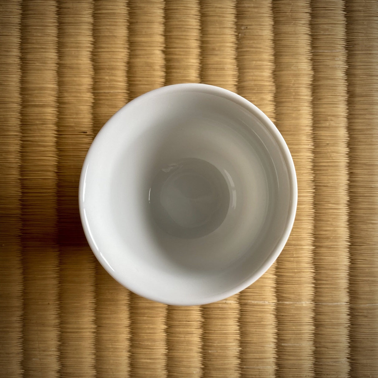 Yamatane: Tea Professional's White Porcelain Tea Cup - Small - yunomi-jp.pro